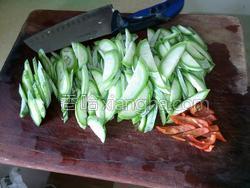 蛇瓜怎么做菜吃,家常菜谱中的绿色珍品