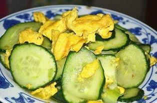 火锅吃瓜的做法视频,一锅热辣，一瓜解暑，美味与清凉的完美融合